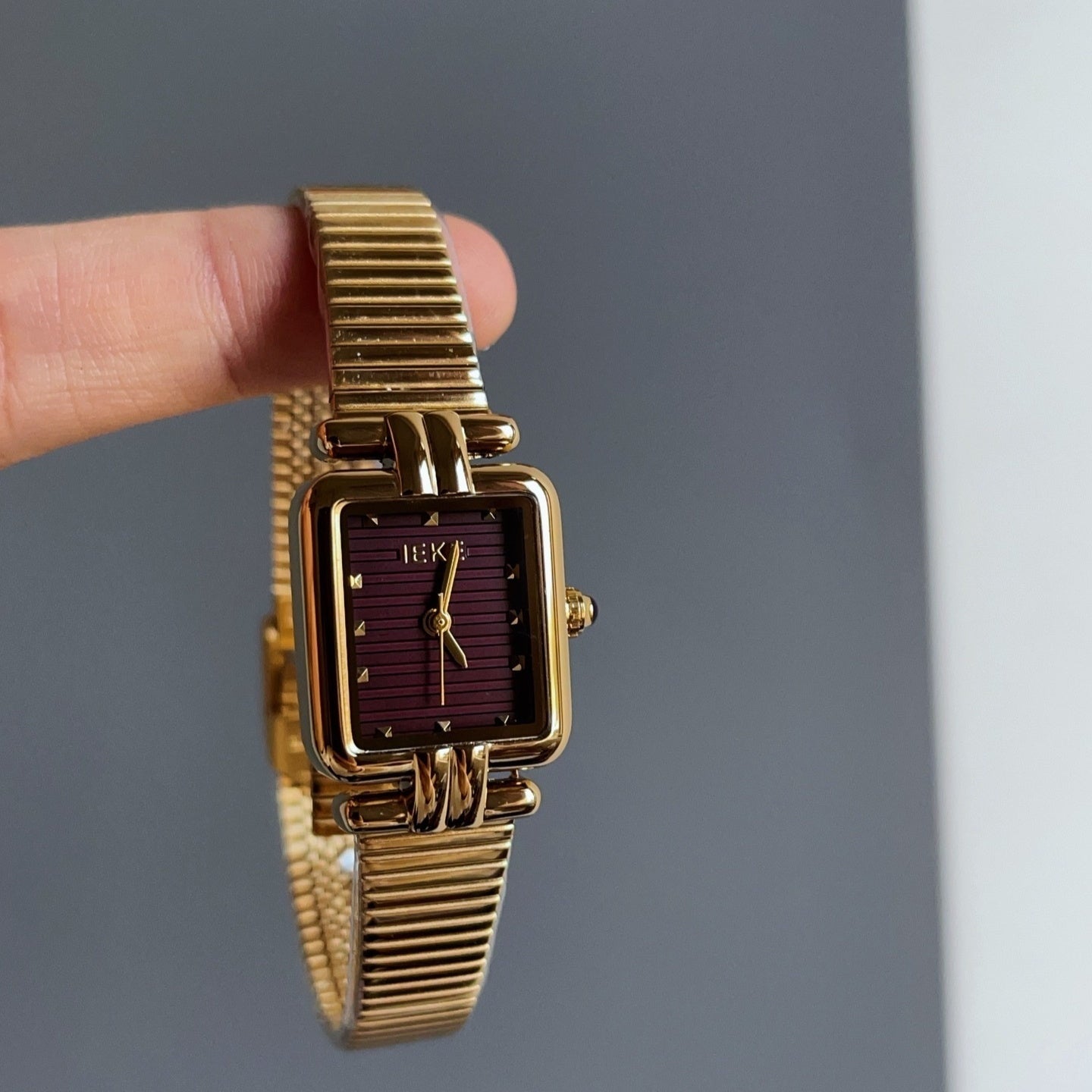 Retro Ankela Red Series Chain Watch Women - Norellé
