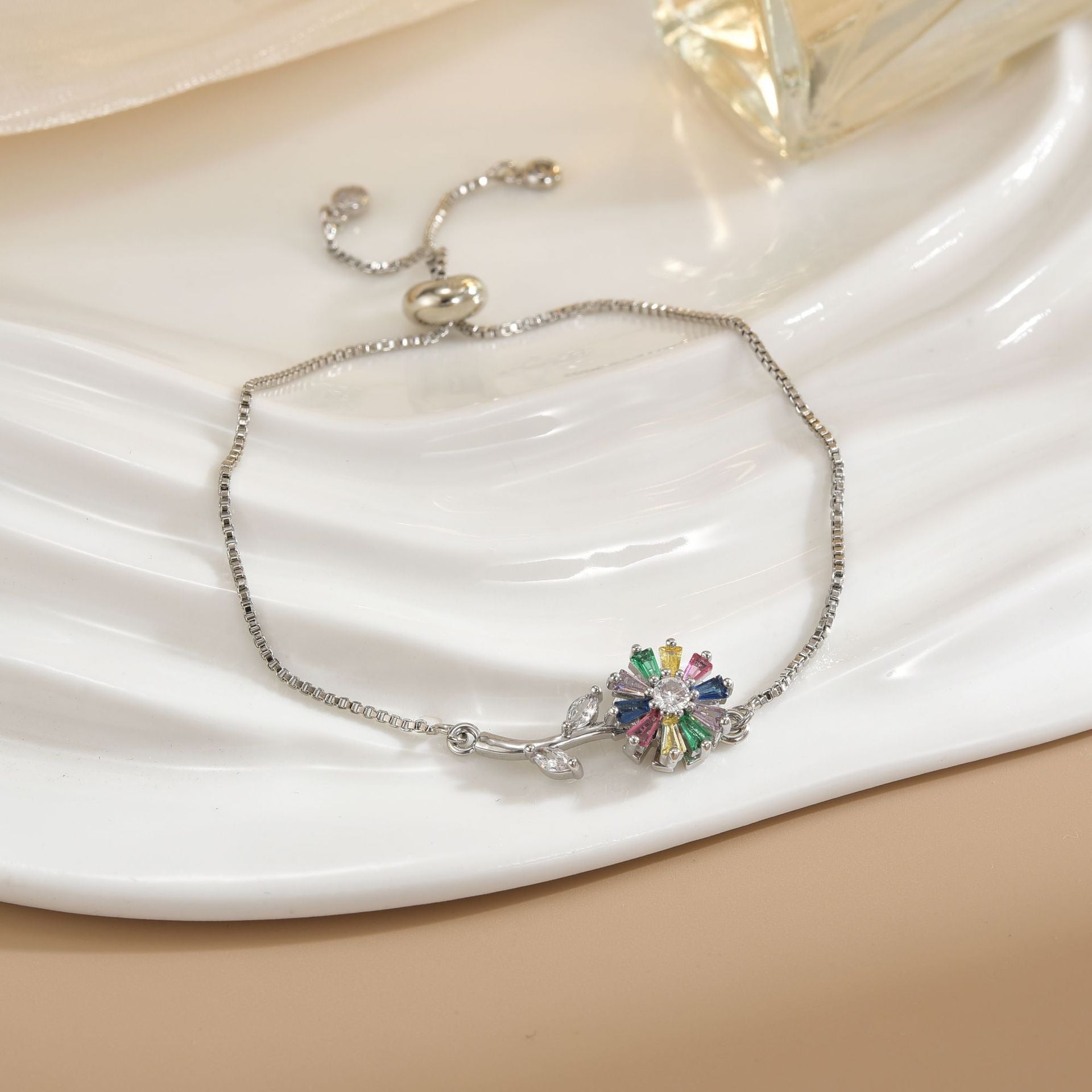 Simple Rotatable Flower Color-preserving Pure Copper Gold-plated Bracelet - Norellé