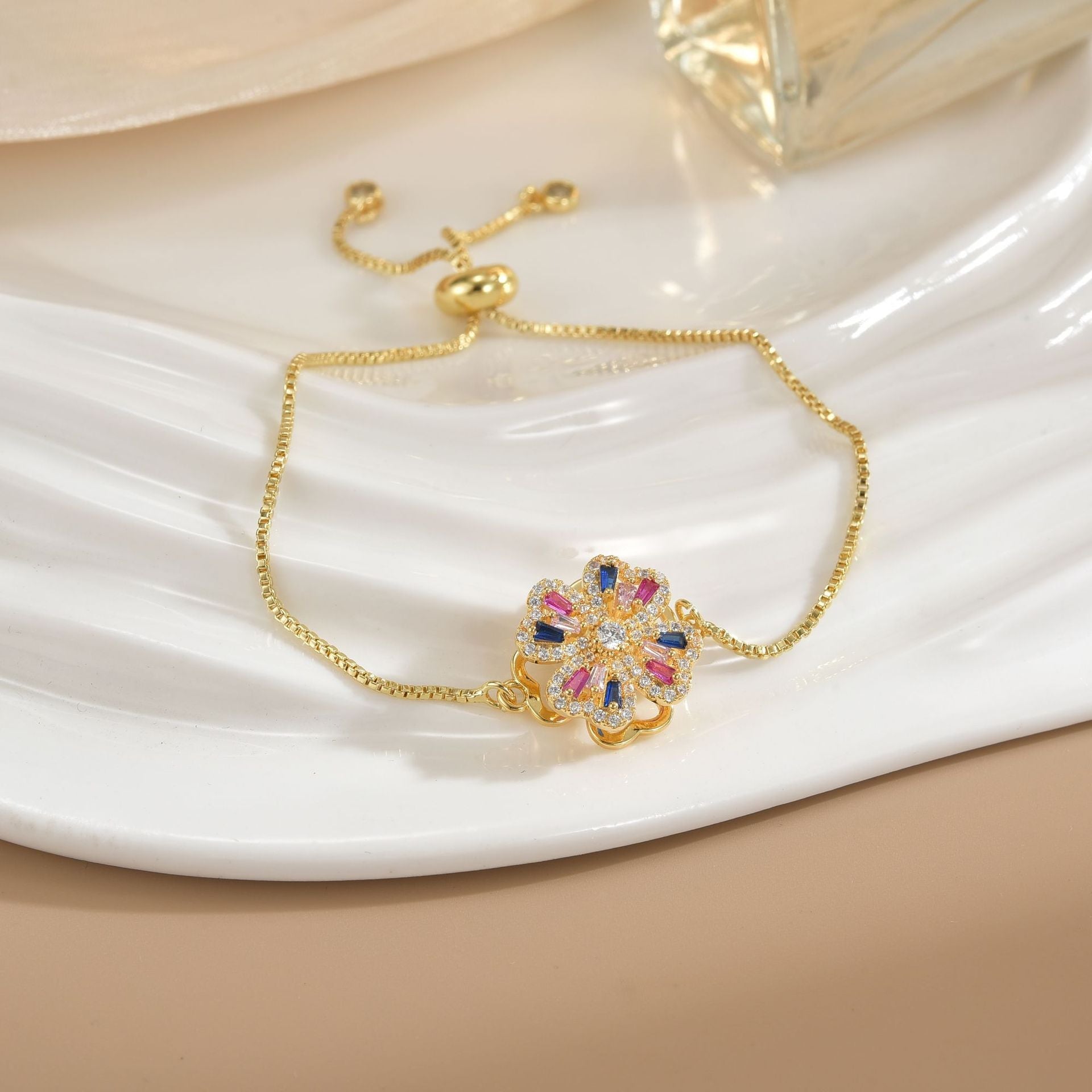 Simple Rotatable Flower Color-preserving Pure Copper Gold-plated Bracelet - Norellé