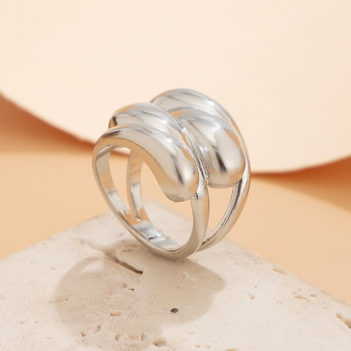 Exaggerated Glossy Square Notched Irregular Bracelet - Norellé