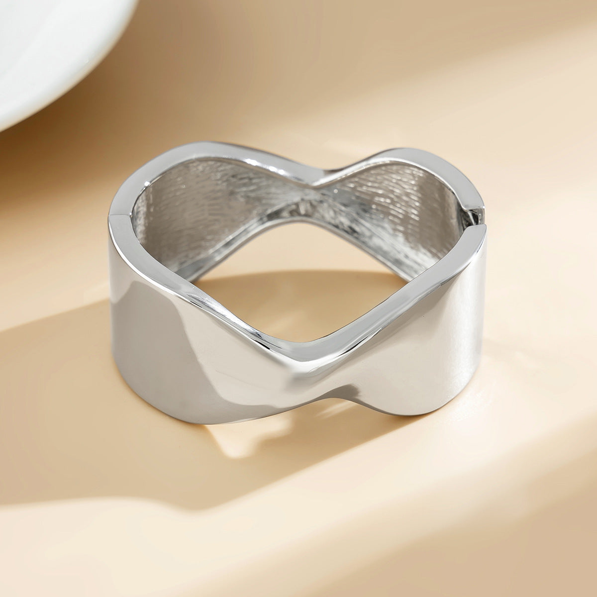Exaggerated Glossy Square Notched Irregular Bracelet - Norellé
