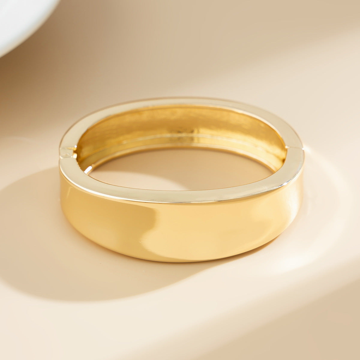 Exaggerated Glossy Square Notched Irregular Bracelet - Norellé