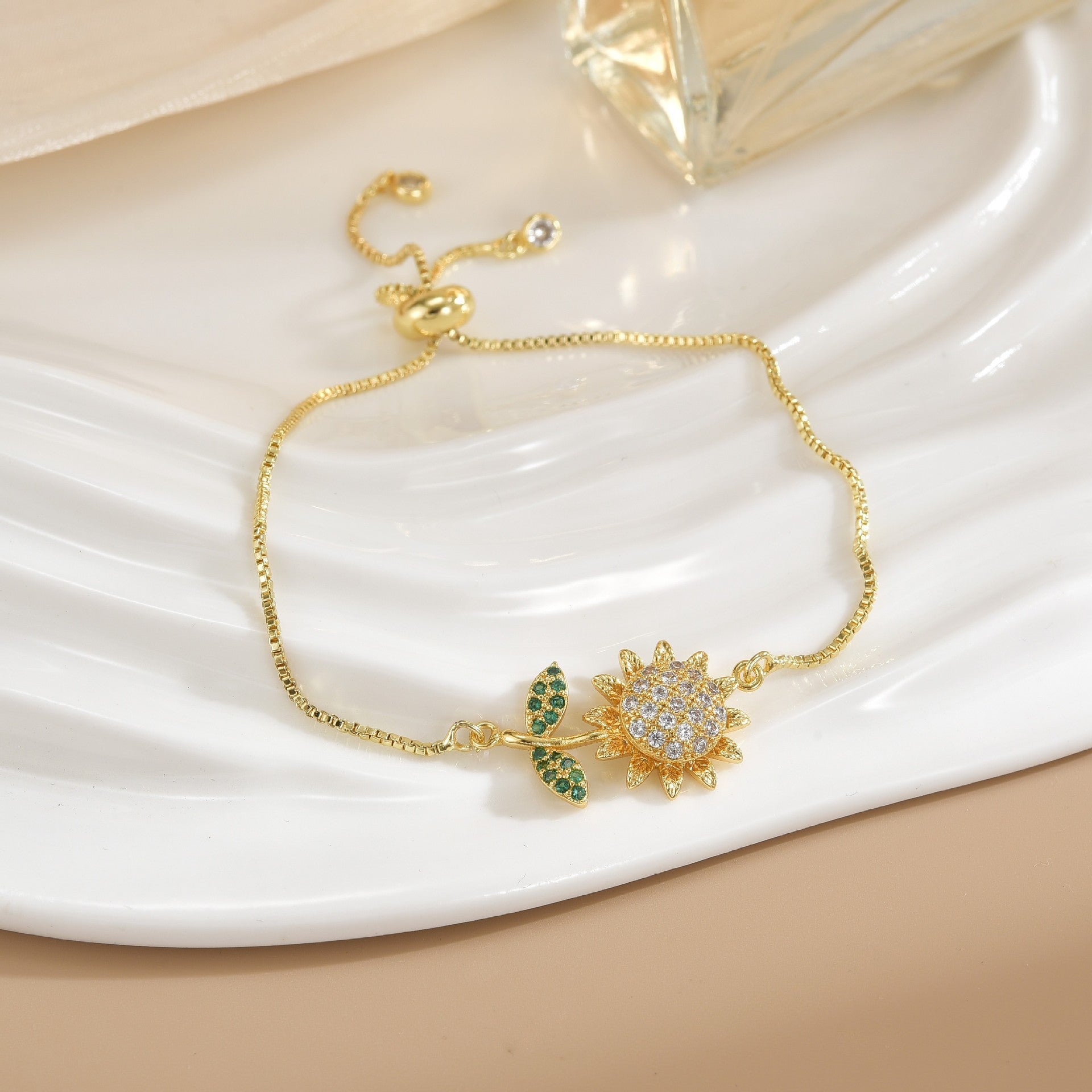 Simple Rotatable Flower Color-preserving Pure Copper Gold-plated Bracelet - Norellé