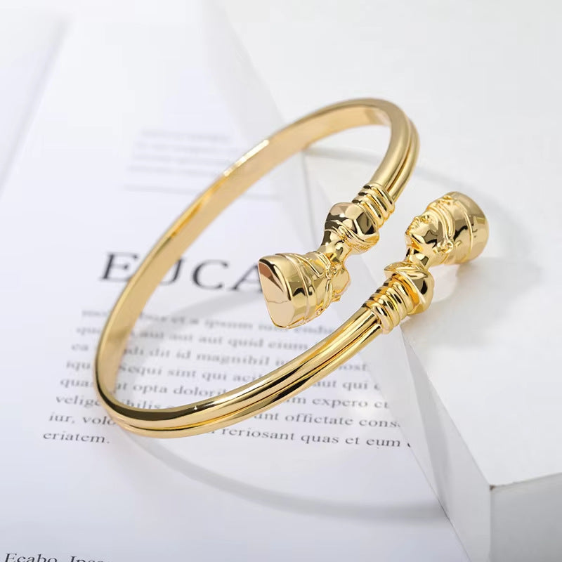 Egyptian Pharaoh Head Hook Bracelet - Norellé