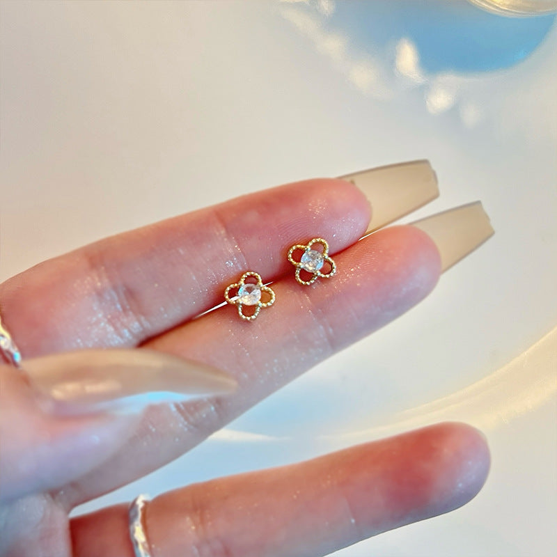 Gentle And Versatile Temperament Commuting Earrings - Norellé