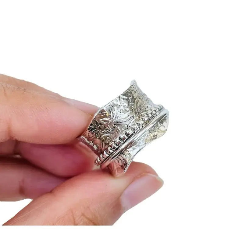 Carved Decompression Rotatable Wide Face Ring Retro - Norellé