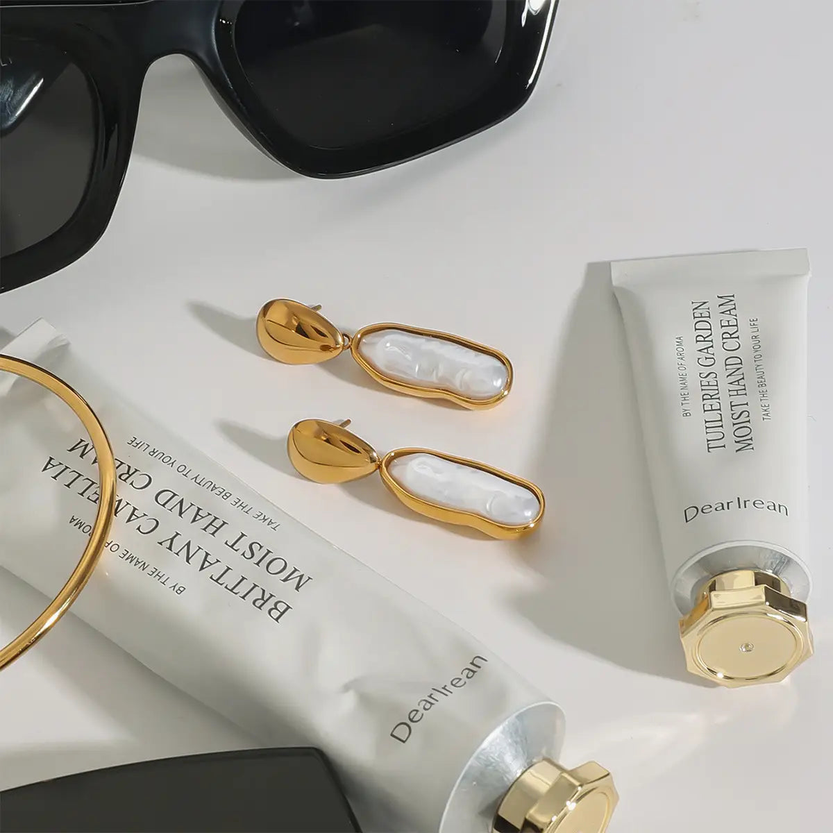 Titanium Steel Pearl Stud Earrings Light Luxury