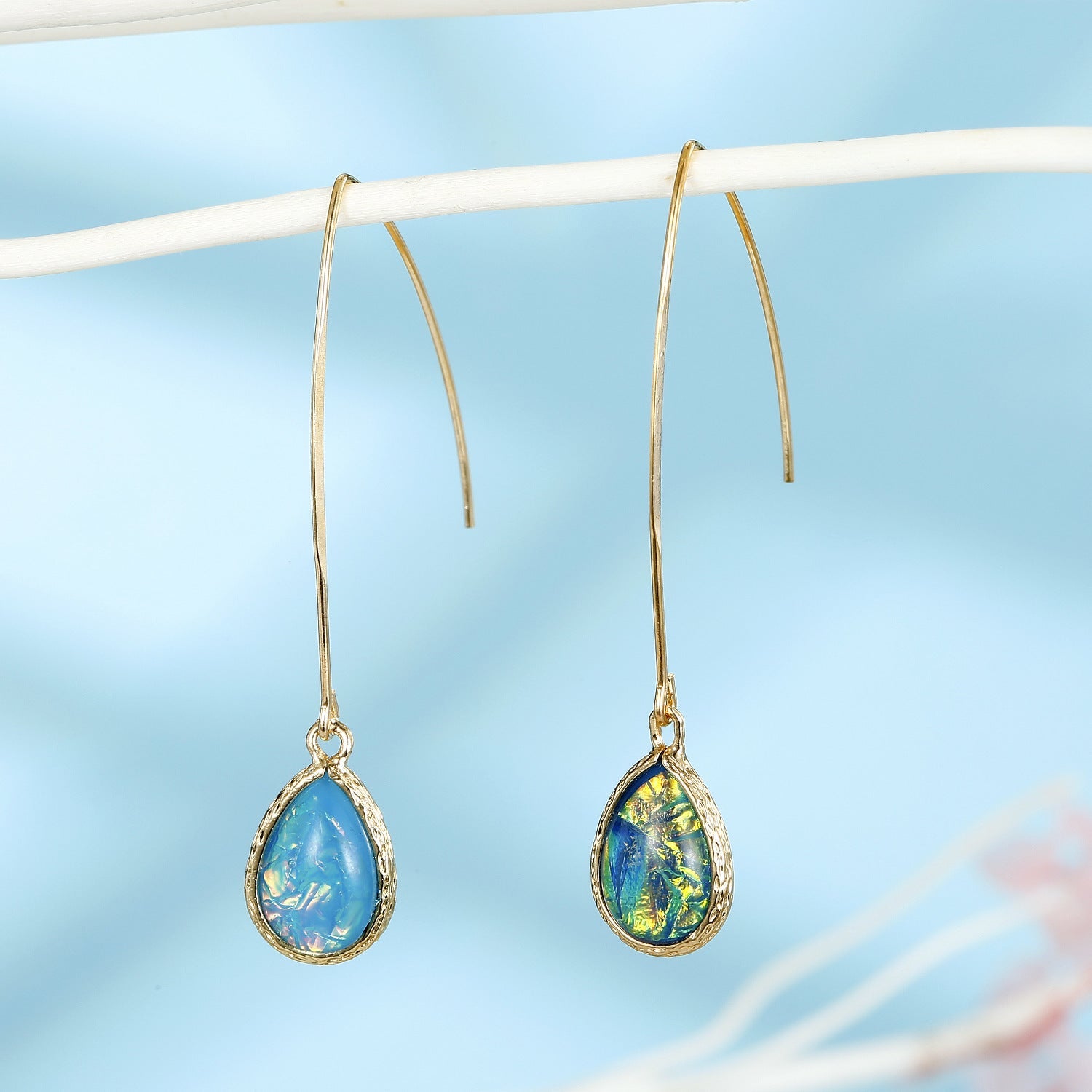 Ornament Gold Foil Eardrops - Norellé