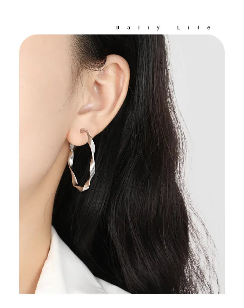 Women’s Titanium Steel Gold-plated All-match Ear Clip