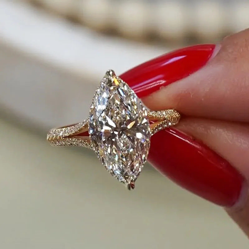 Diamond-studded Ring Women's Design Water Drop Pear Shape - Norellé