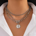 Vintage Ins Portrait Pendant Necklace Suit - Norellé