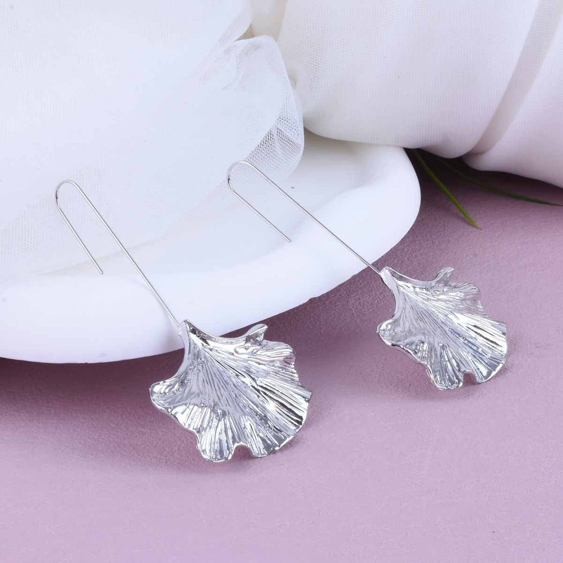 Ginkgo Leaf Alloy Texture Leaf Earrings - Norellé