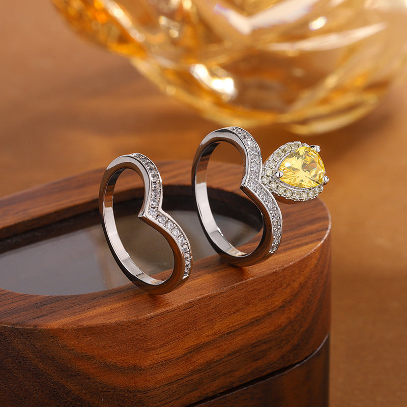 Ring Full Diamond V Word Fashion Fully-inlaid Yellow Diamond - Norellé