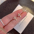 Gentle And Versatile Temperament Commuting Earrings - Norellé