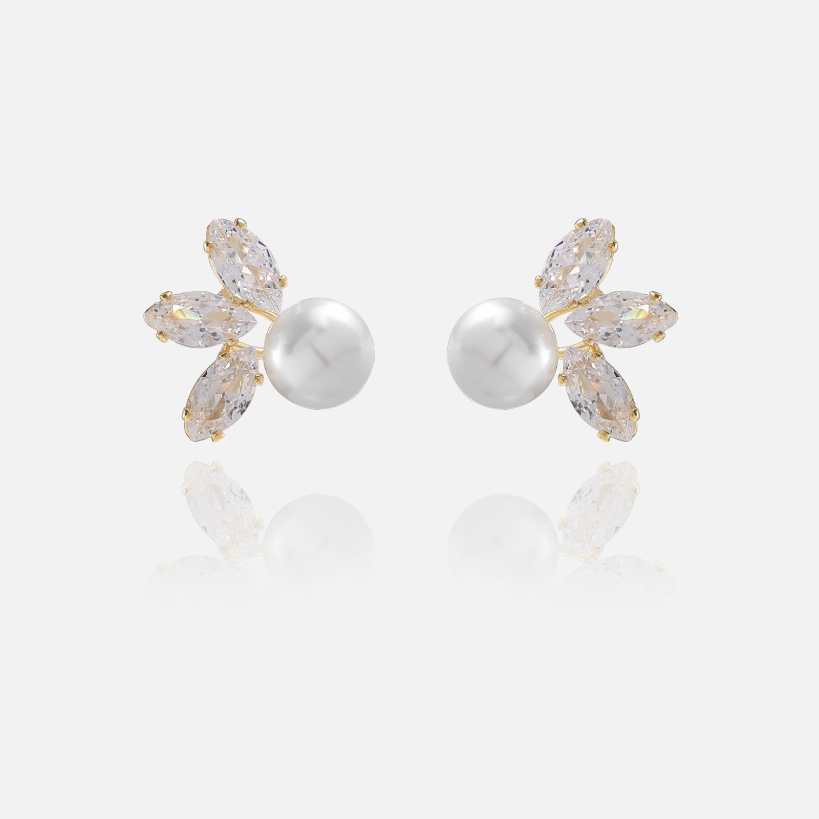 925 High-grade Three-petal Zircon Leaf Earrings - Norellé