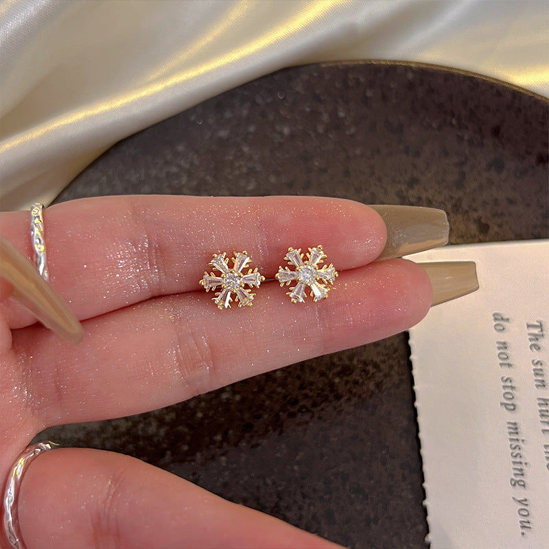 Gentle And Versatile Temperament Commuting Earrings - Norellé
