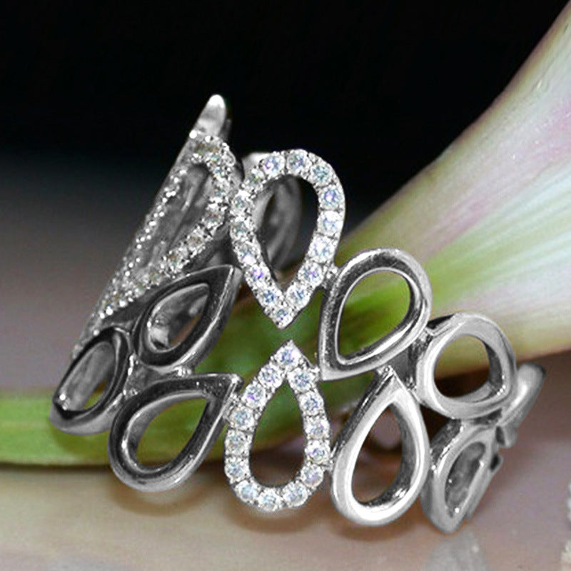 Women's Exaggerated And Personalized Drop-shaped Hollow Ring - Norellé