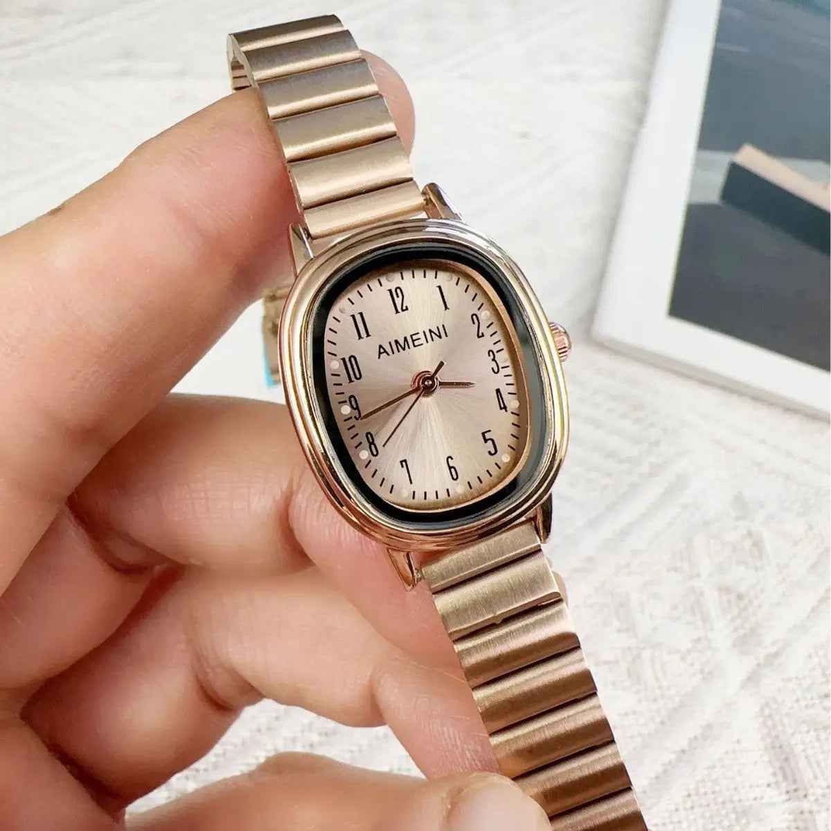 Oval Disk Women's Retro Digital Simple Watch - Norellé