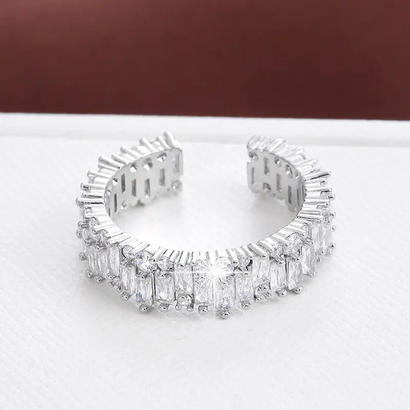 Simple Women's Geometric Zircon Ring - Norellé