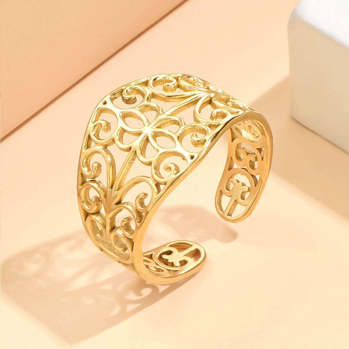 Elegant Court Retro Style Hollow Pattern Open Stainless Steel Ring For Women - Norellé