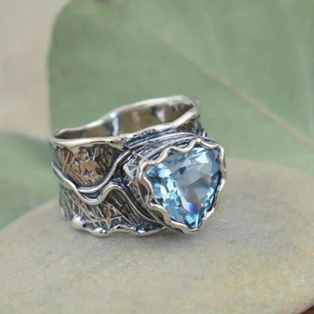Creative Retro Blue Zircon Men's And Women's Ring Exaggerated - Norellé
