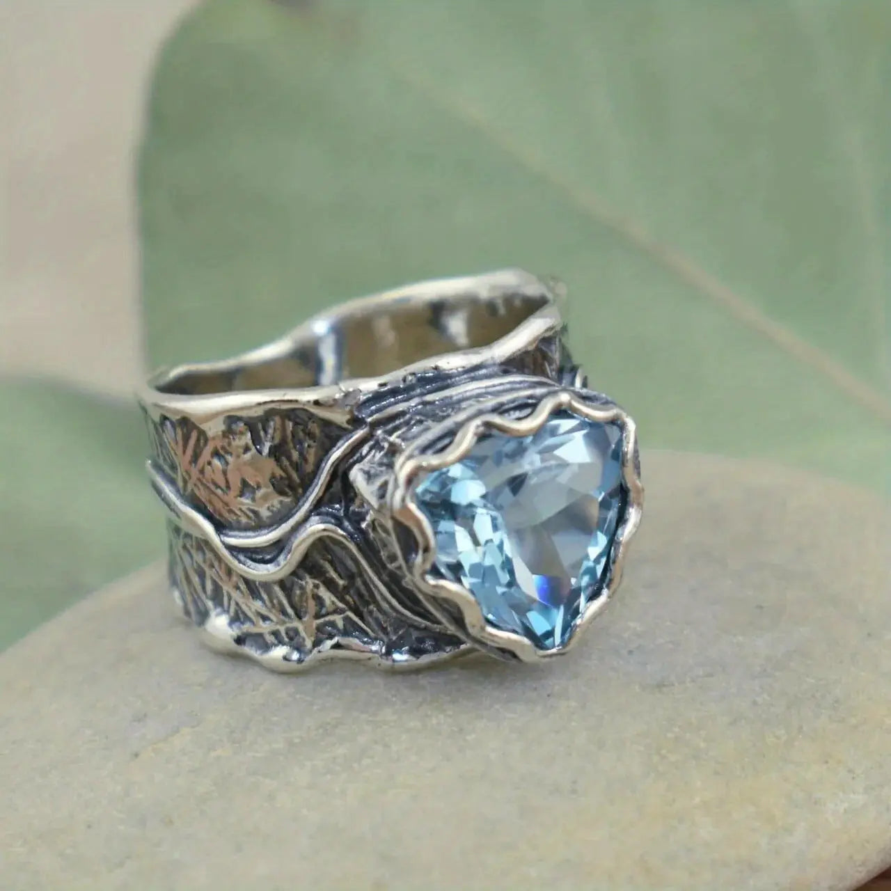 Creative Retro Blue Zircon Men's And Women's Ring Exaggerated - Norellé
