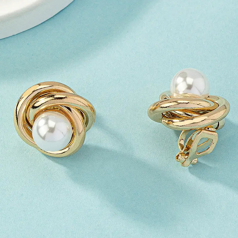Women’s Fashion Artistic Complex Inlaid Pearl Earrings