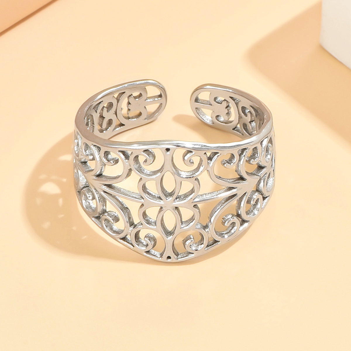 Elegant Court Retro Style Hollow Pattern Open Stainless Steel Ring For Women - Norellé