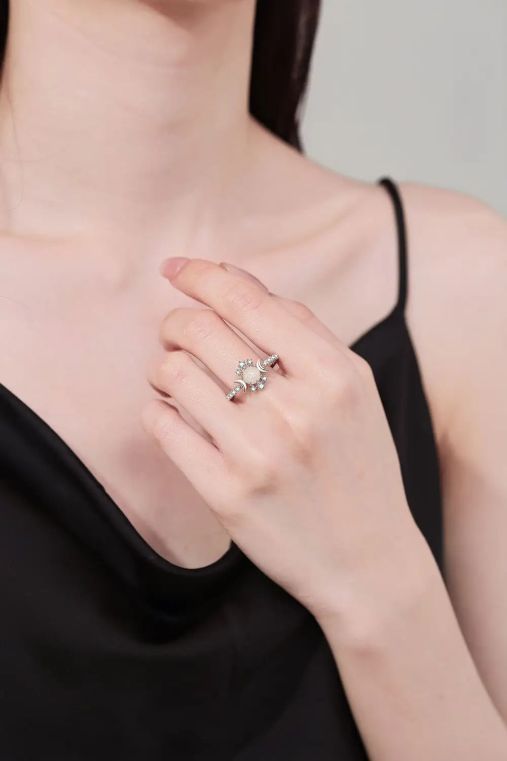 Platinum Round White Opal Glossy Double Moon Edge