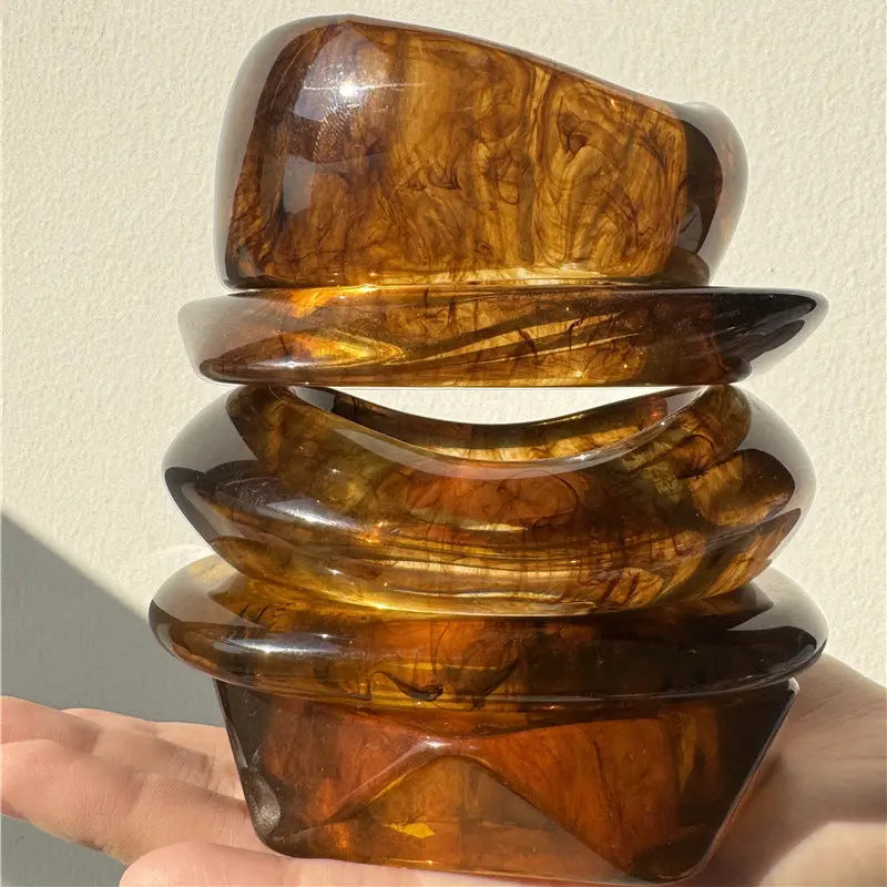 Exaggerated Blooming Irregular Shaped Resin Bracelet - Norellé