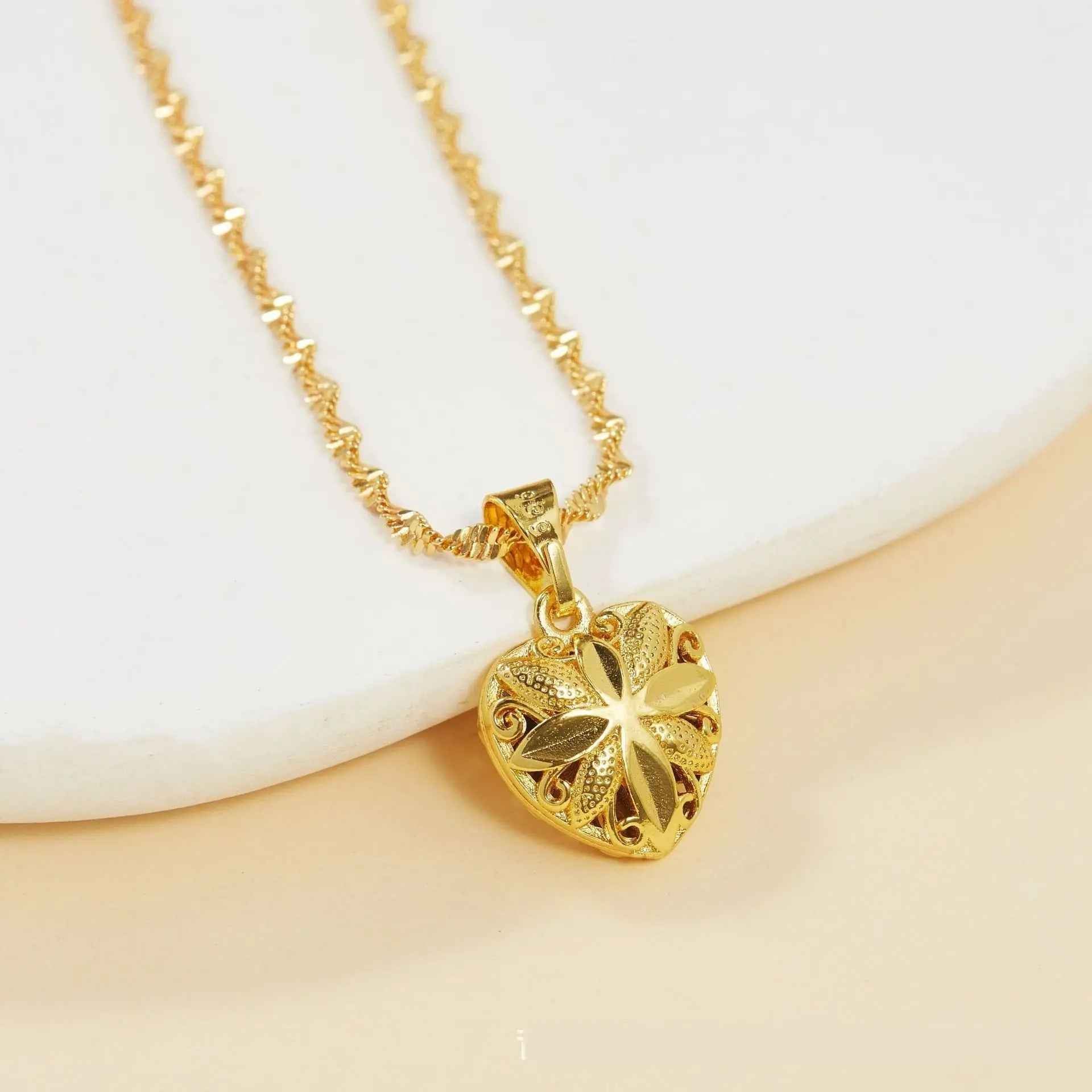 Heart-shaped Necklace Ethnic Style Hollow Chicken Hearts Gold Plated - Norellé