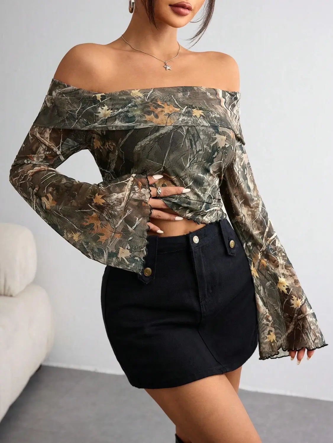 Mesh Printed Off-shoulder Long Sleeved Fitted T-shirt Top