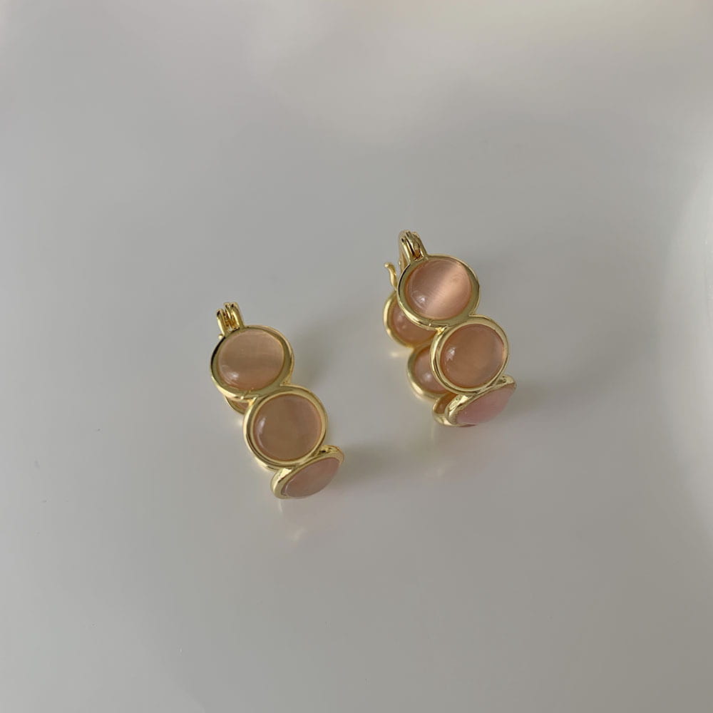 Sweet Opal Earclip Earrings