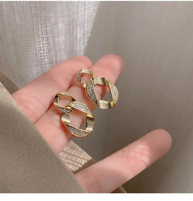 Diamond Micro-inlaid Female Ear Rings