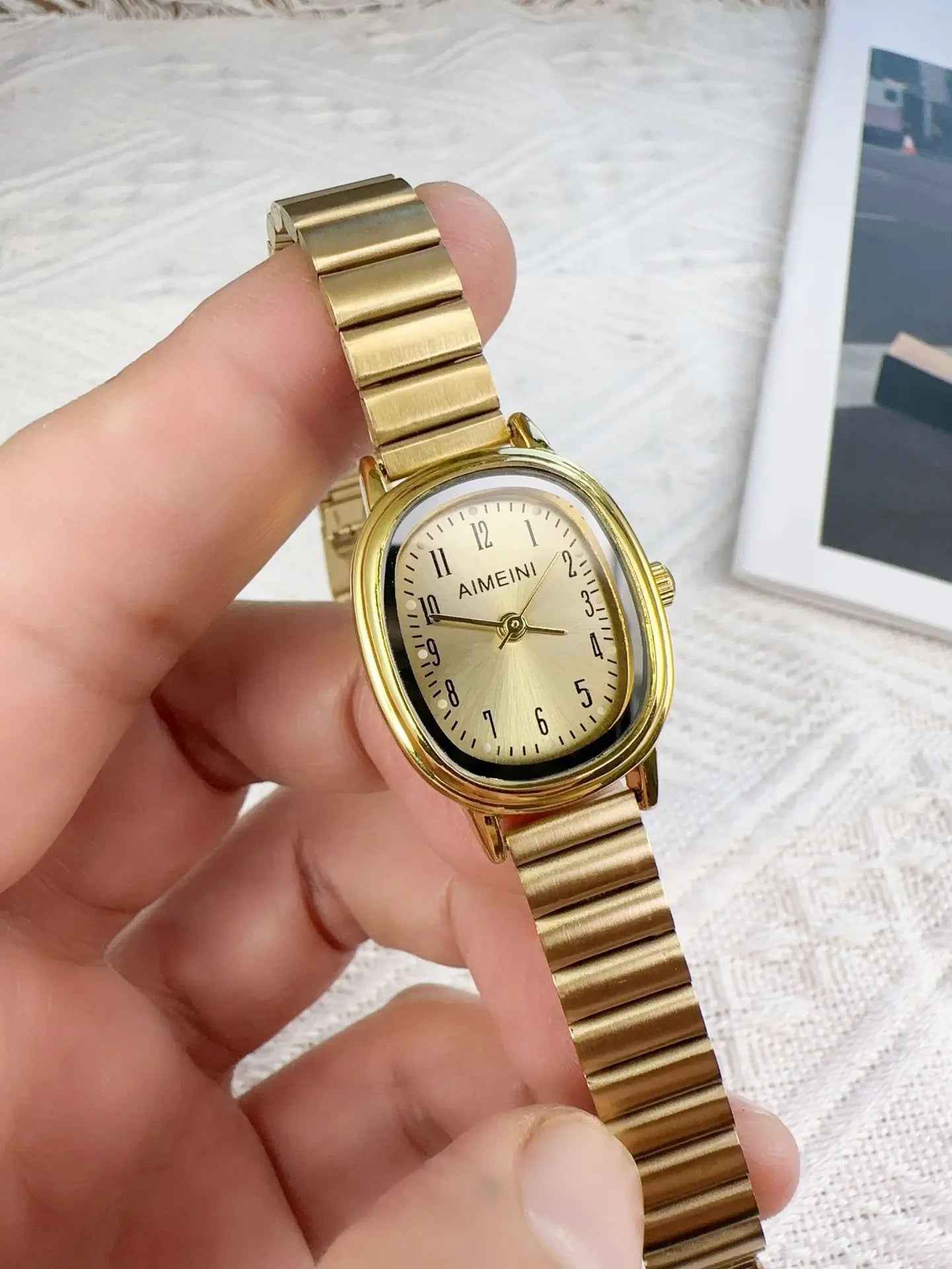 Oval Disk Women's Retro Digital Simple Watch - Norellé