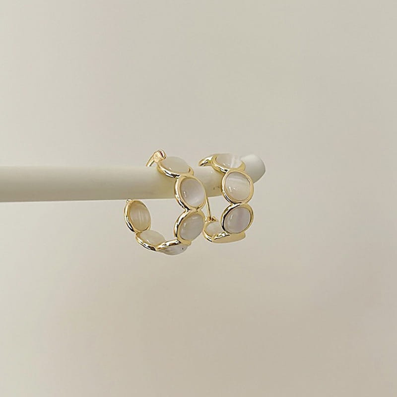 Sweet Opal Earclip Earrings