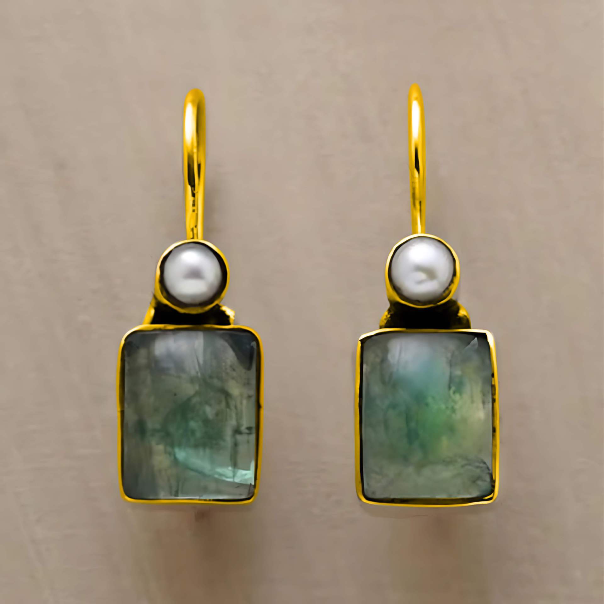 Fashion Square Green Stone Pearl-studded Earrings - Norellé