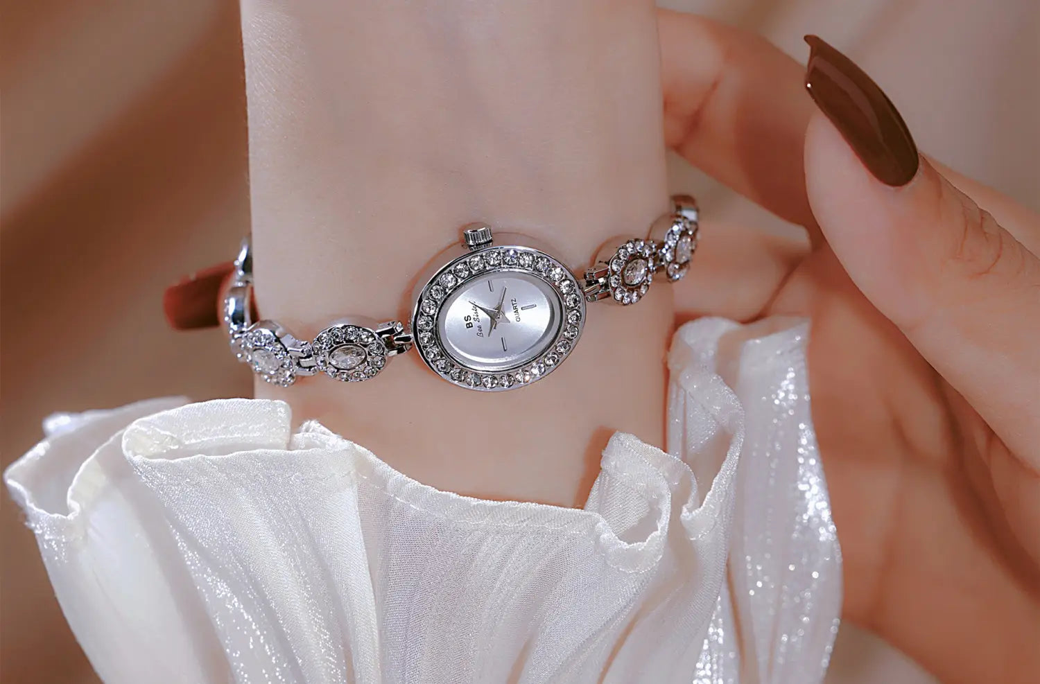 Mid-ancient Fashion Oval Colored Gems Rainbow Watch