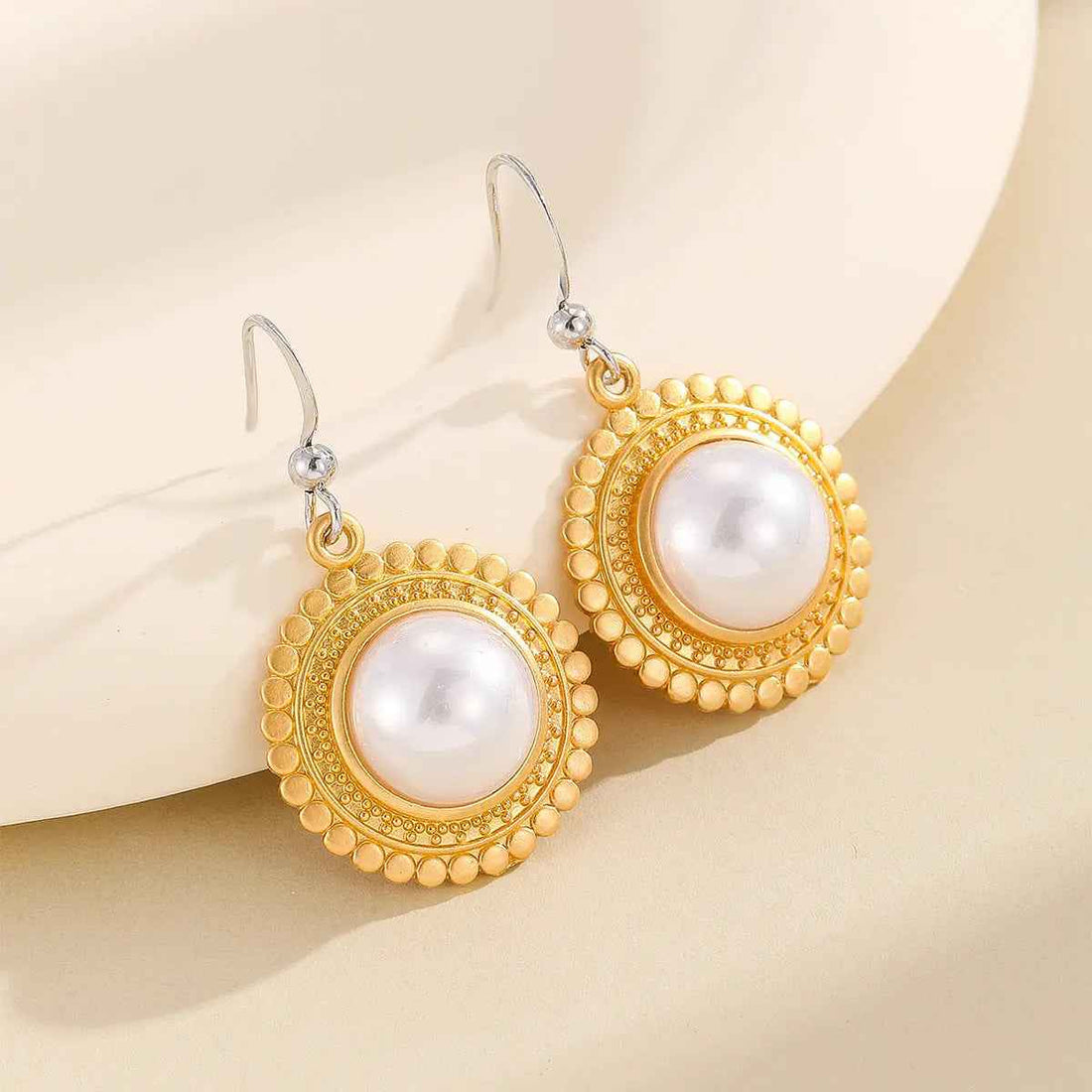 Retro Exaggerated Cat's Eye French Buckle Earrings - Norellé