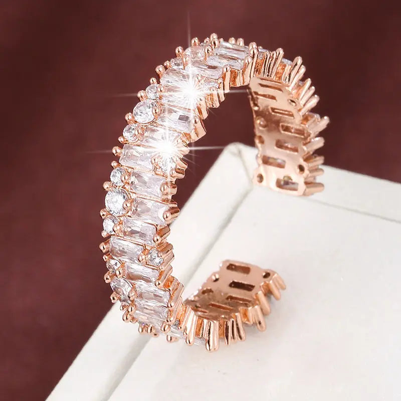 Simple Women's Geometric Zircon Ring - Norellé