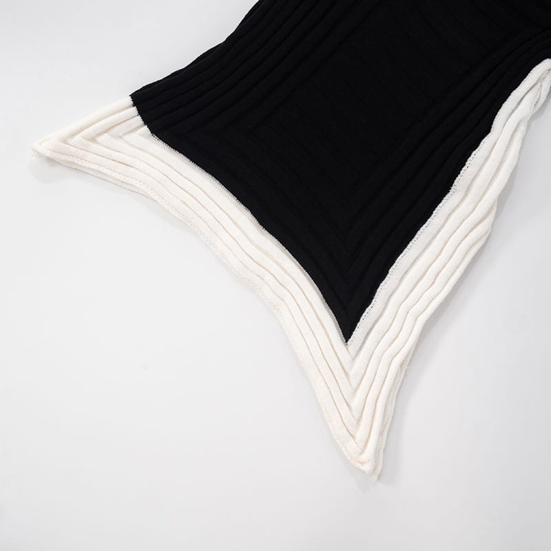 Slimming Contrast Color Sloping Shoulder Backless Dress