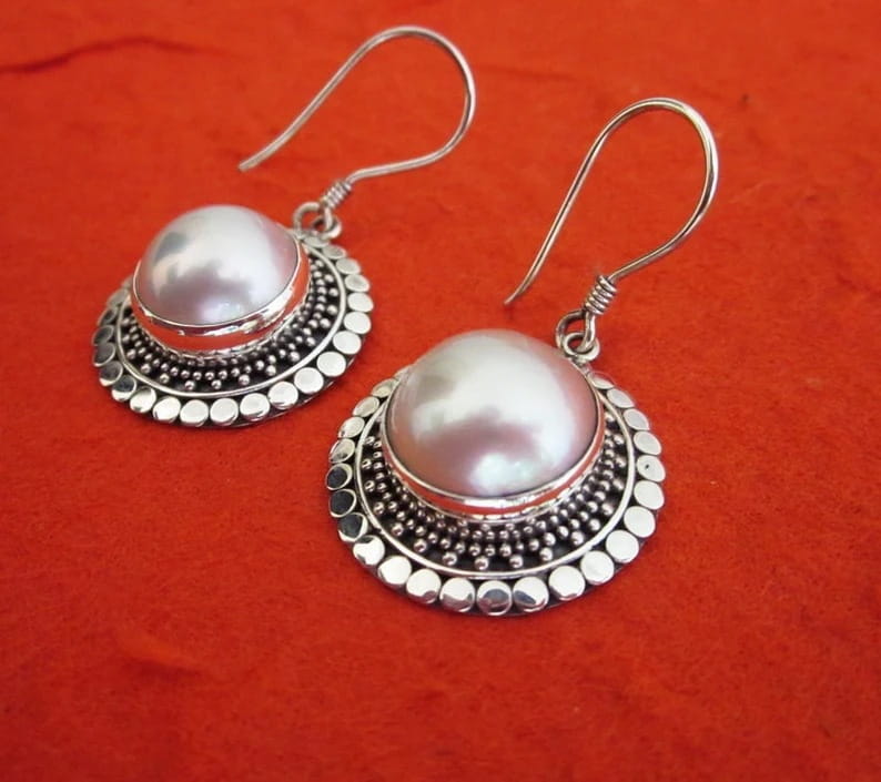 Retro Exaggerated Cat’s Eye French Buckle Earrings