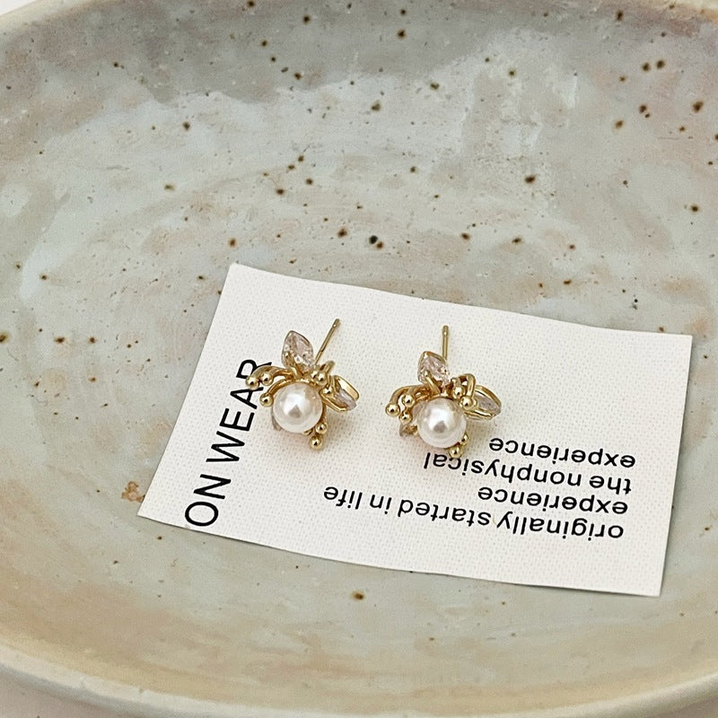New Exquisite Fashion All-match Small Diamond Pearl Flower Earrings - Norellé