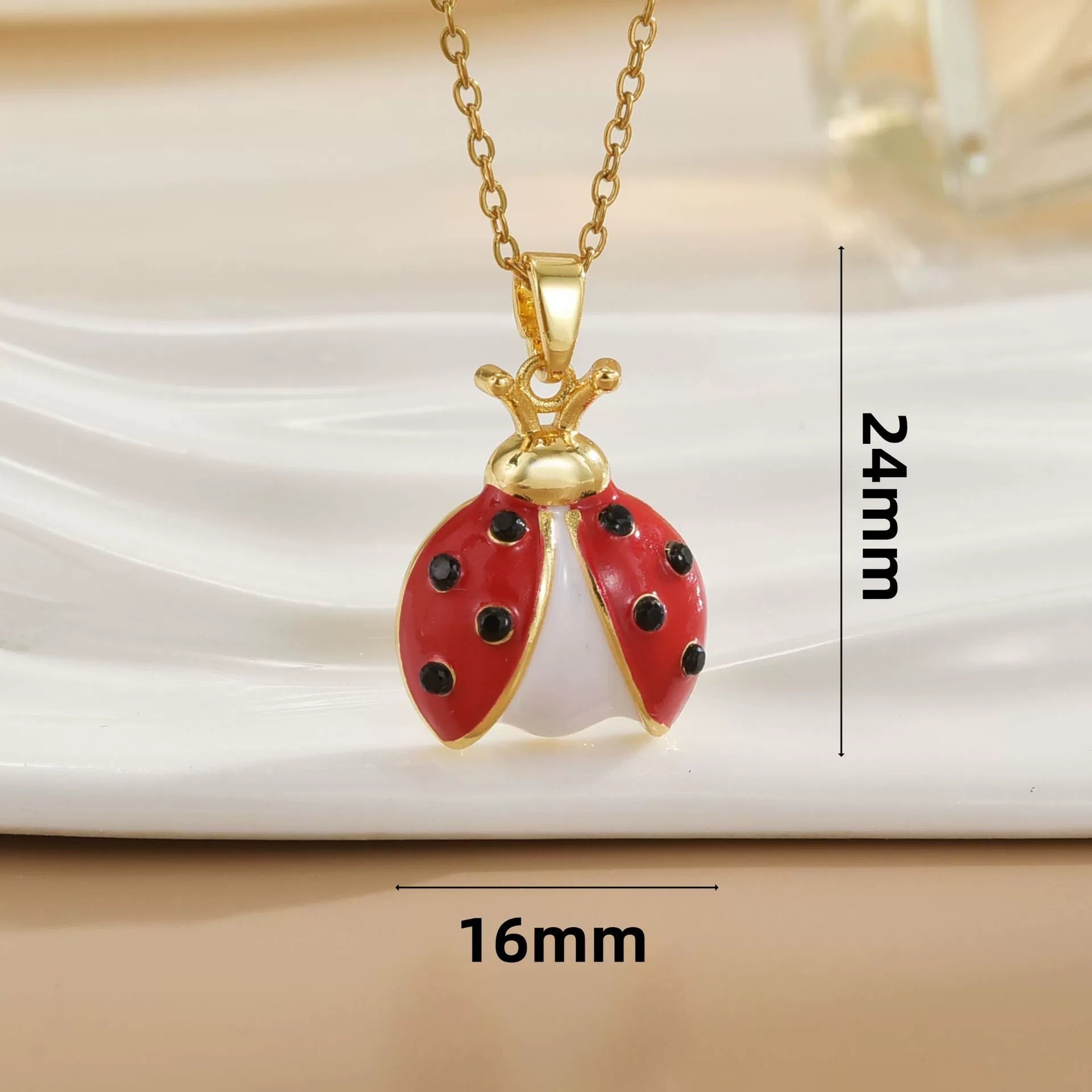 Women's Creative Cartoon Beetle Necklace Ladybug Pendant Jewelry Niche Temperament Versatile Clavicle Chain - Norellé