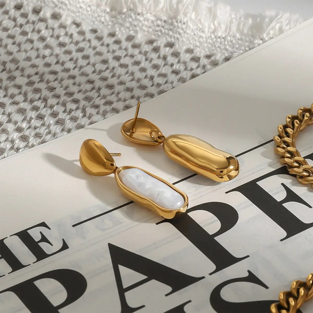 Titanium Steel Pearl Stud Earrings Light Luxury