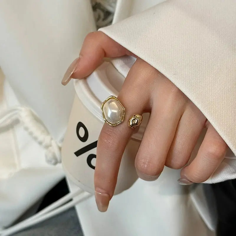 Special-interest Design Light Luxury High-grade Sense Switchable Index Finger Ring - Norellé