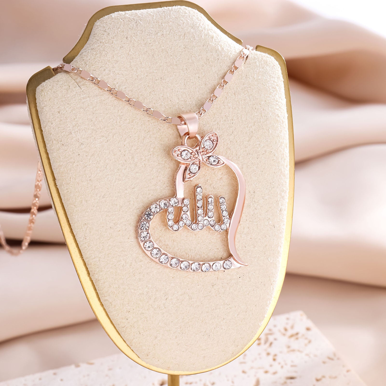 Creative Heart Full Diamond Fashion Hollowed-out Necklace - Norellé