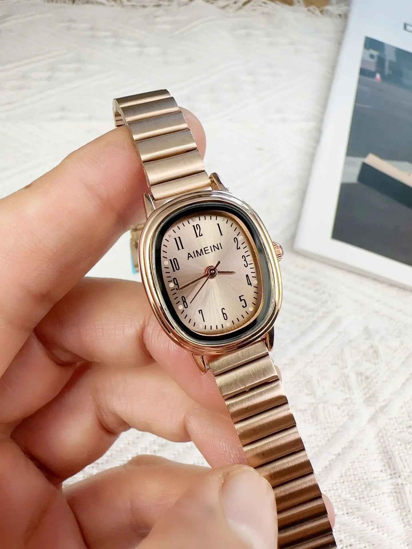 Oval Disk Women's Retro Digital Simple Watch - Norellé