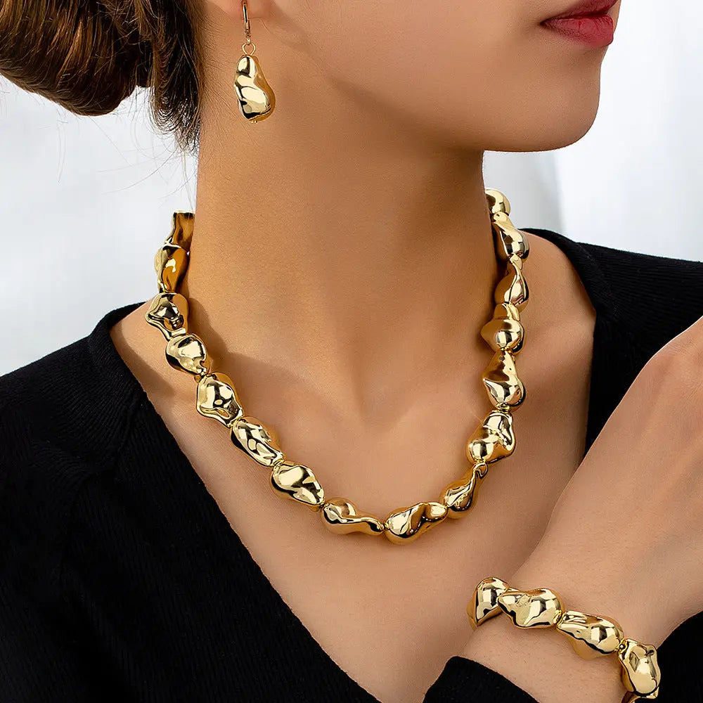 New Shaped Pearl Necklace Bracelet Ear Studs Suit Vintage - Norellé