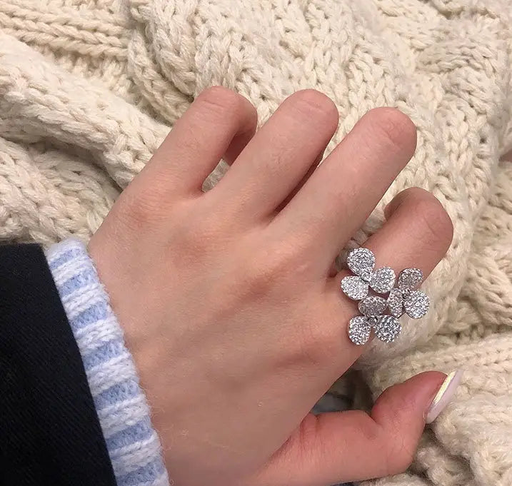 Clover Female Opening Sweet Instafamous All-match Ring